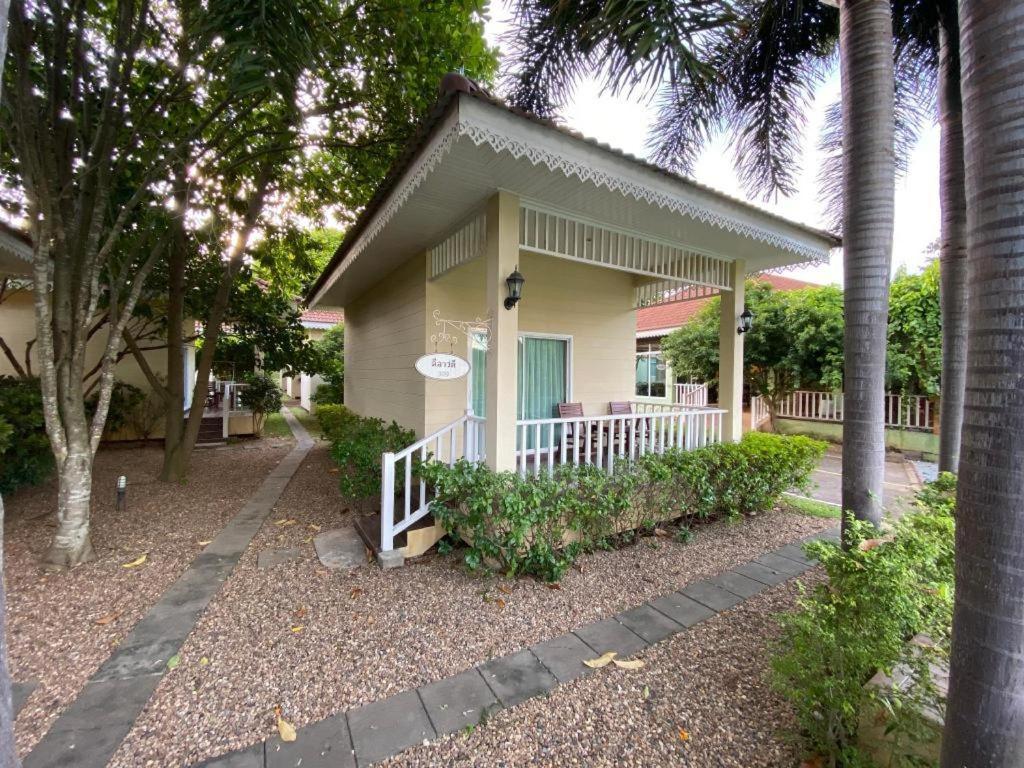 Ruen Maihom Riverside Cottage Kanchanaburi Exterior photo