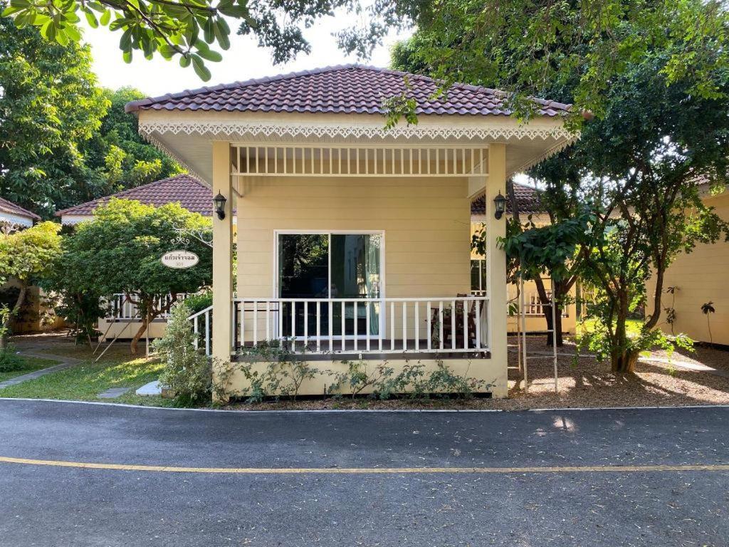 Ruen Maihom Riverside Cottage Kanchanaburi Exterior photo